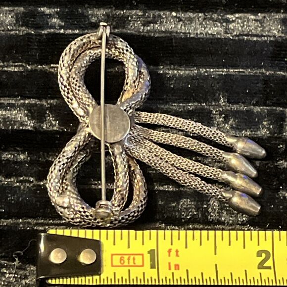 Vintage Silvertone Mesh Rope Bow & Tassels Imitation Victorian Hair Brooch Pin - Picture 9 of 9